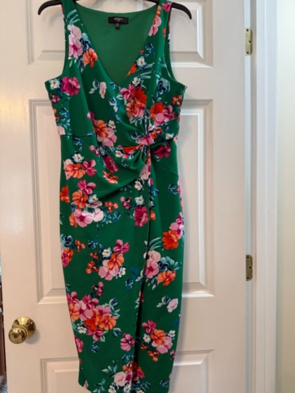 GUESS, Like New! This beauty is a sleeveless Palm Printed Midi Dress, size 12